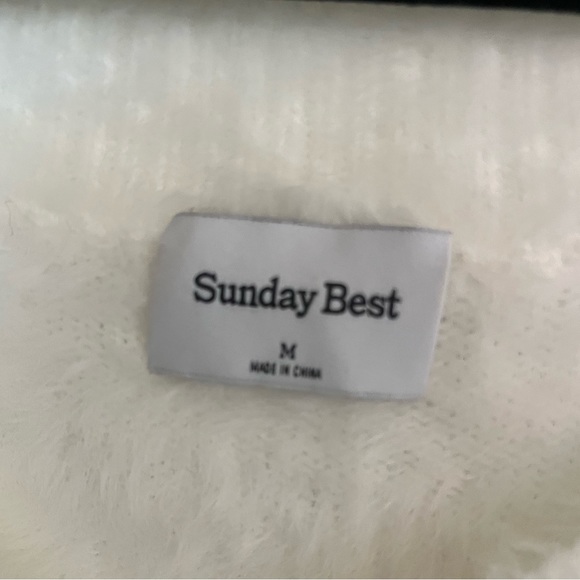 Aritzia Sunday Best V Neck Sweater - Picture 4 of 4